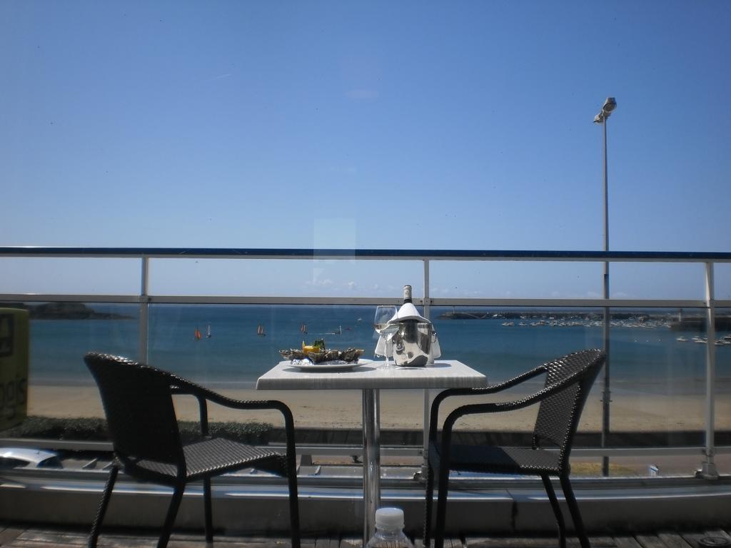 Hotel De La Plage Erquy Room photo